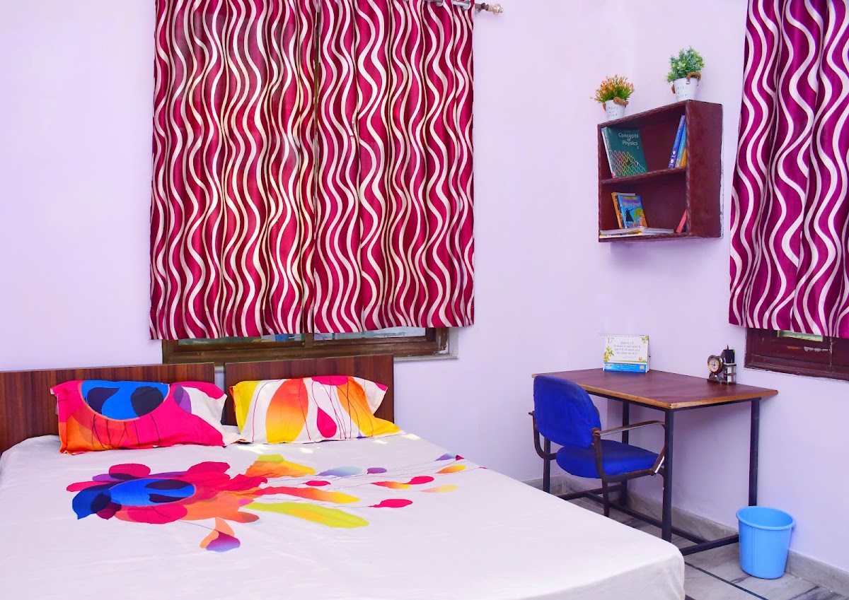 Paras International girls Hostel – Girls PG in Kota preview photo 1