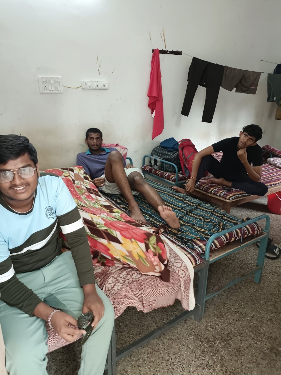 Kruthika Boys Hostel – Boys PG in Warangal preview photo 2