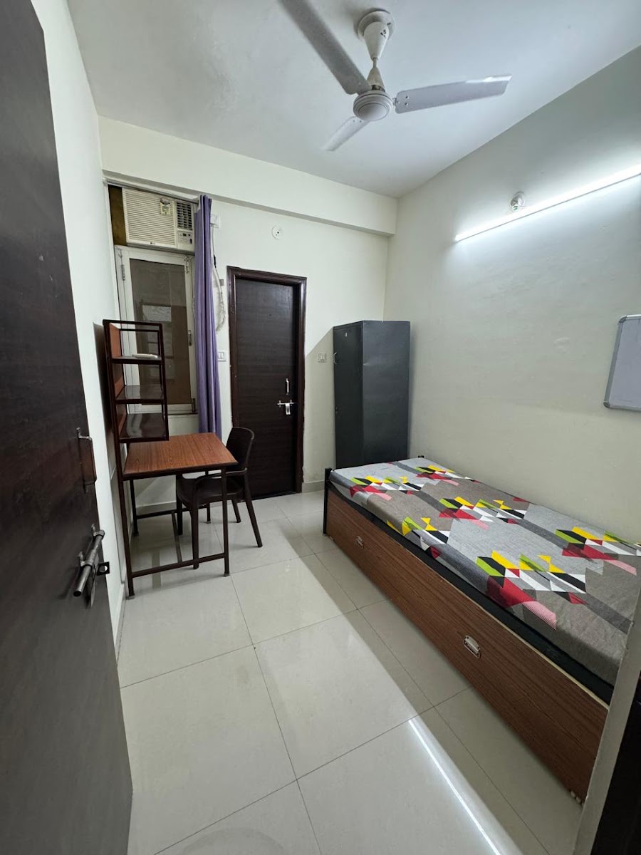 GAGAN RESIDENCY || Best girls hostel near allen sangyan allen samyak landmark city kunhadi || star hostel || premium hostel – Girls PG in Kota preview photo 1