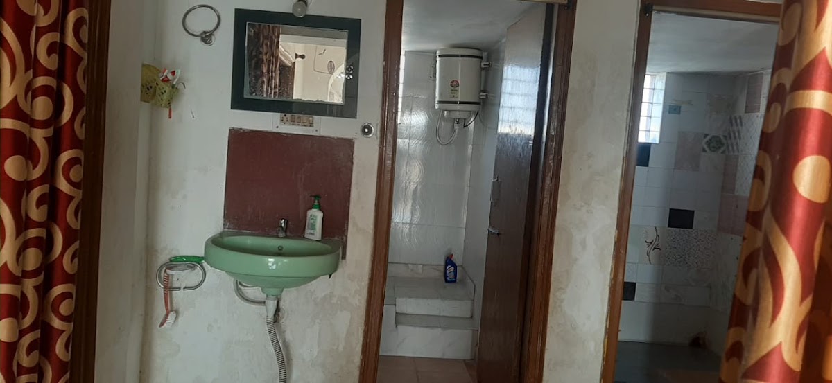 Laxmi Narayan Boys' Hostel – Boys PG in Ranchi preview photo 2