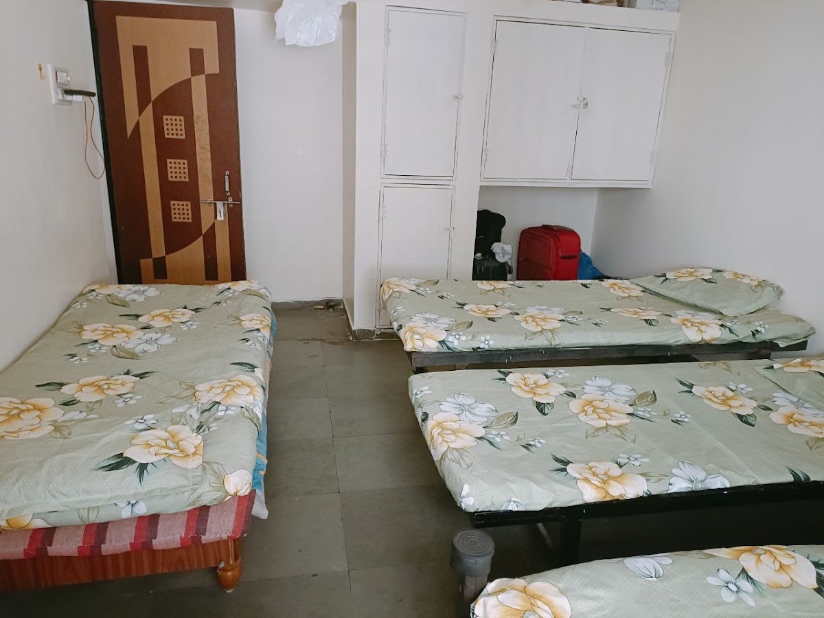Raghuveer PG & Hostel (Boys & Girls) – Co-ed in Gandhinagar preview photo 2
