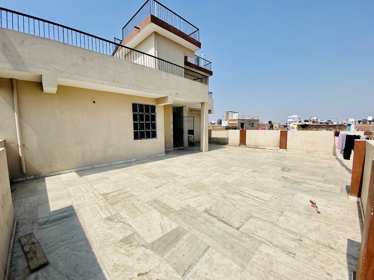 SHREE KRISHNA BOYS HOSTEL