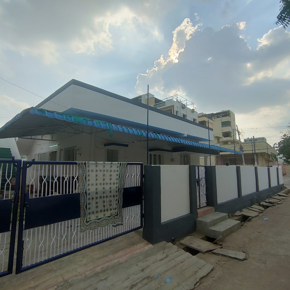 Sri Sai Boys & Girls Hostel