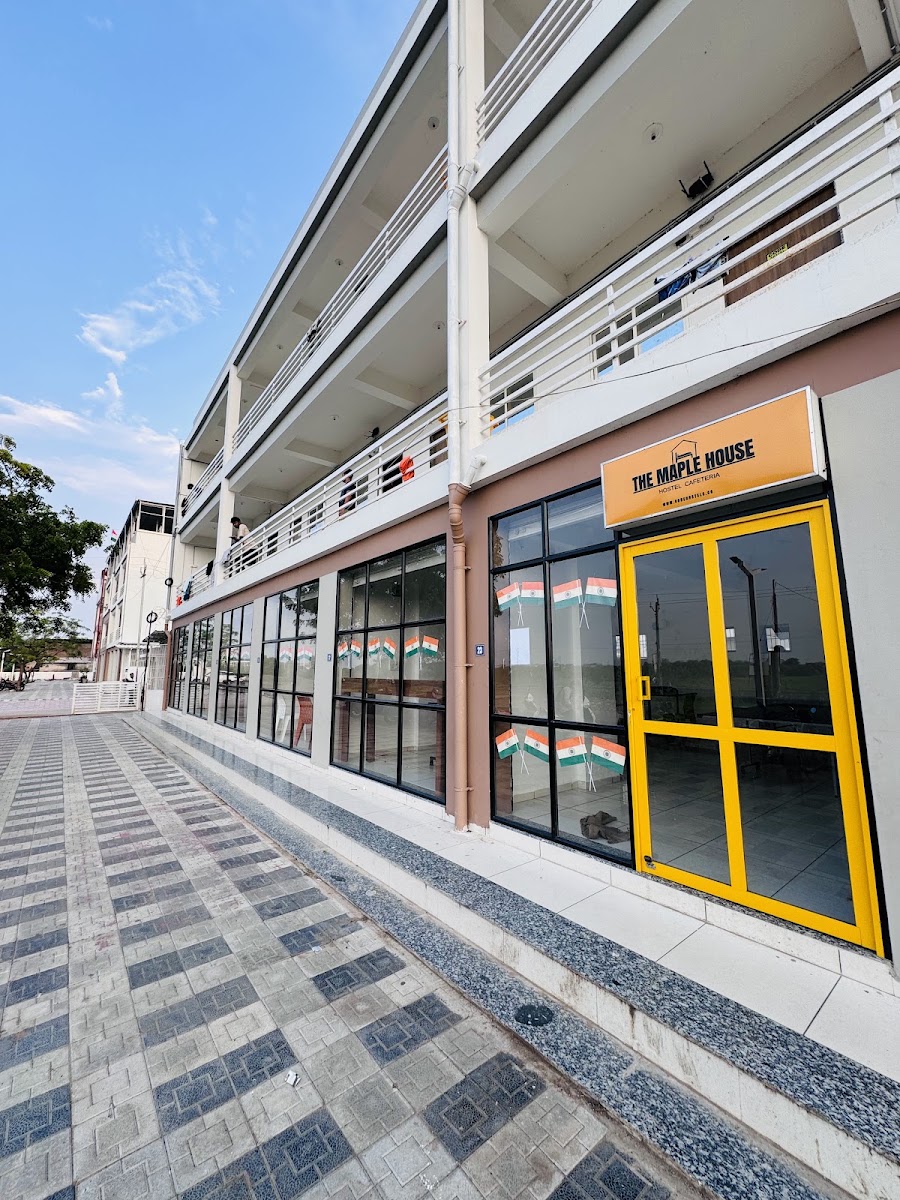 Code Hostels - Maple House -Hostel Near Parul University ( BOYS & GIRLS PG)