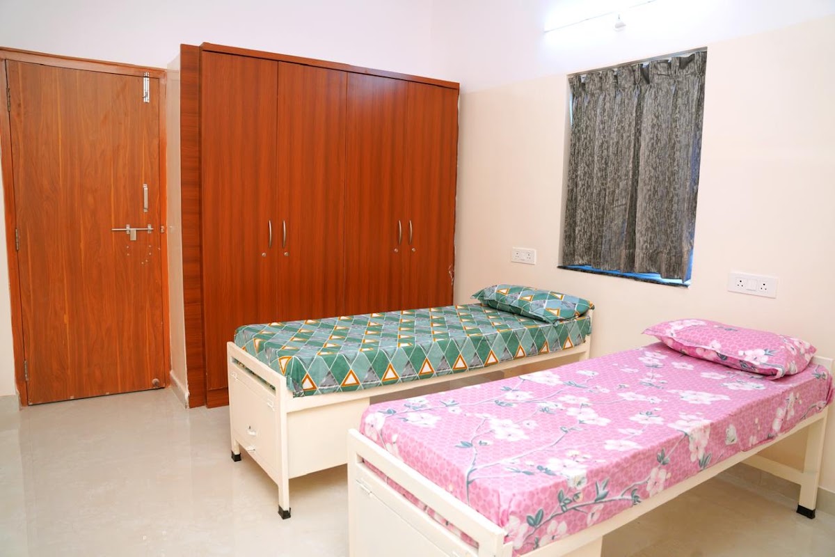 Sr Homes Women's Pg Hostel preview 1