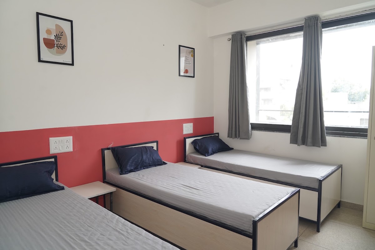 THE SOCIAL SPHERE - Best Girls PG in Navrangpura, Ahmedabad preview 1