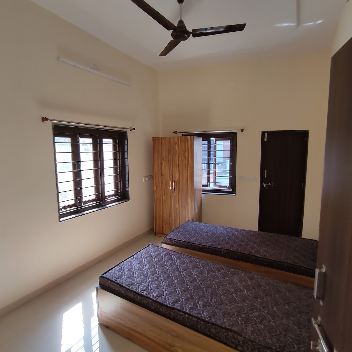 Dream House Pg- Boys Pg Navrangpura preview 1