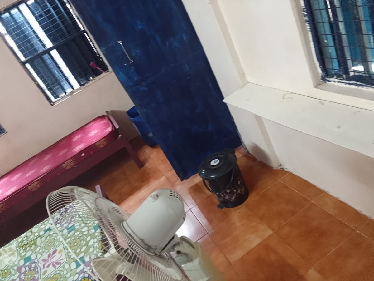 Hilltop Mens PG Hostel with Kitchen - Kottayam – Boys PG in kottayam preview photo 2