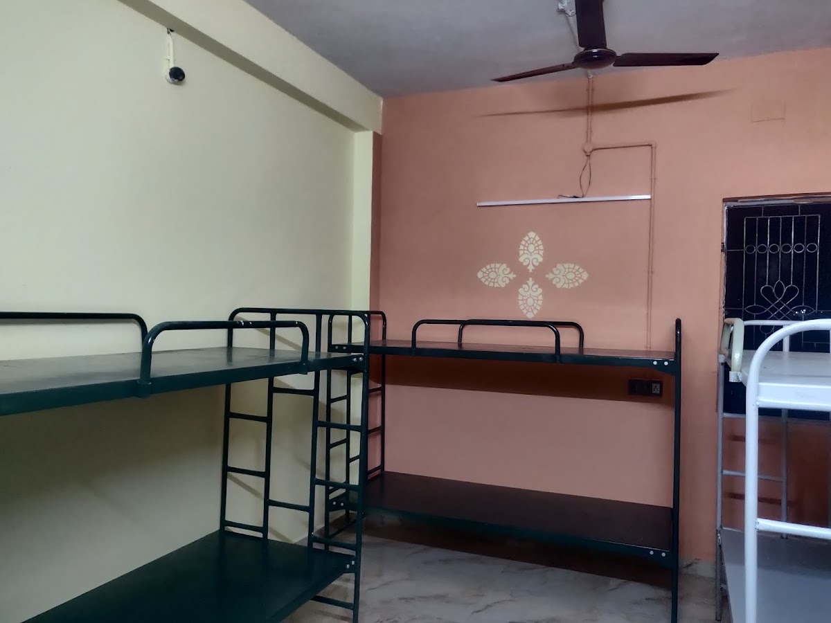 Strawberry ladies hostel – Girls PG in Tiruchirappalli preview photo 1