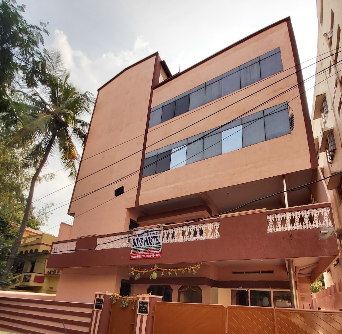 Srihari Executive Boys Hostel