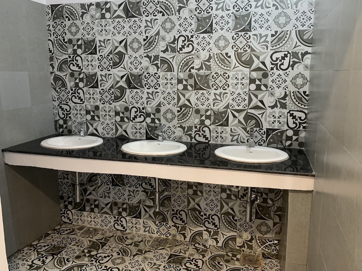 Girls pg - Vallestay girls hostel - near Graphic era - doon business Park – Girls PG in Dehradun preview photo 1