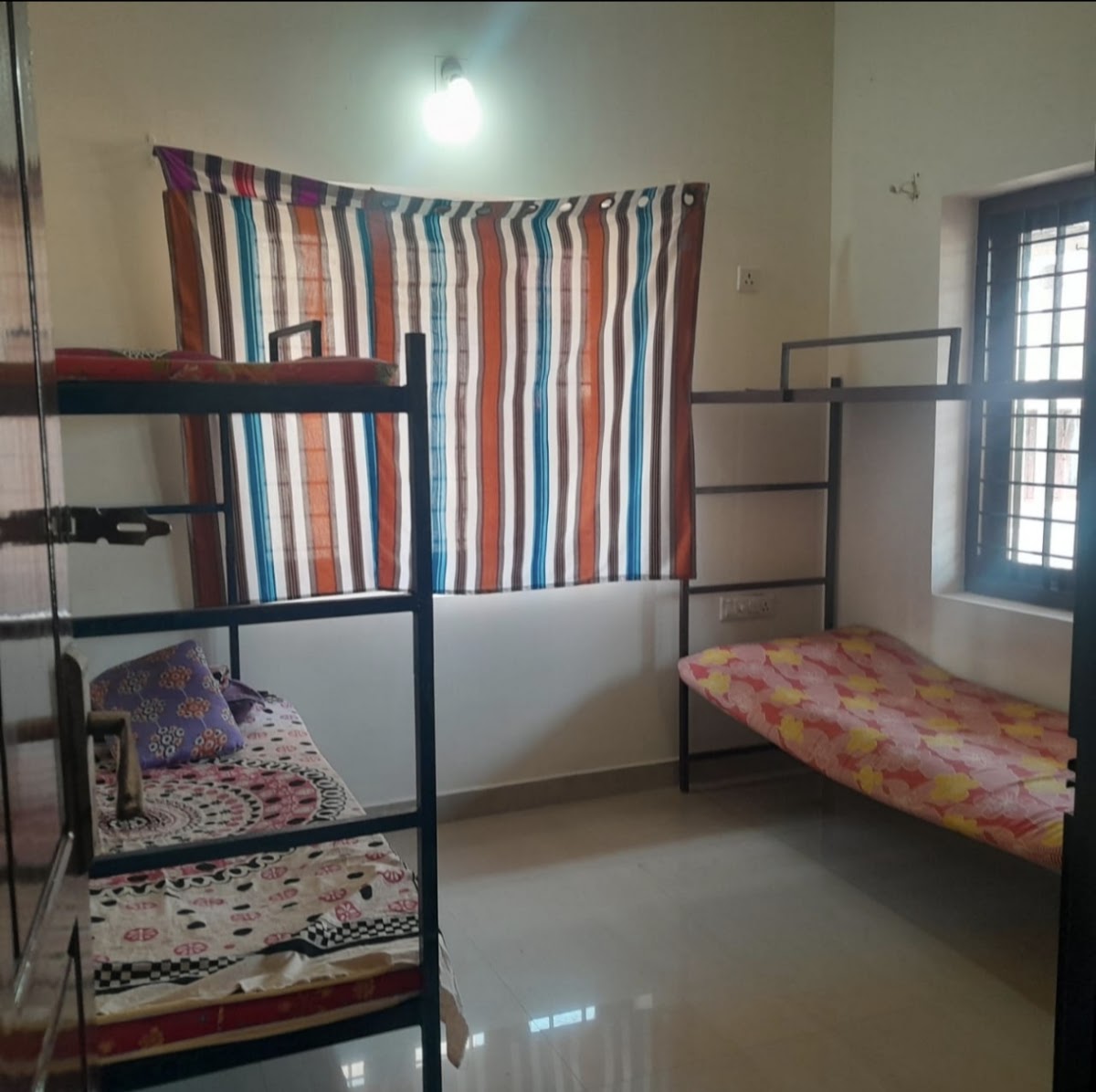 RJ Ladies Hostel – Girls PG in Kochi preview photo 1