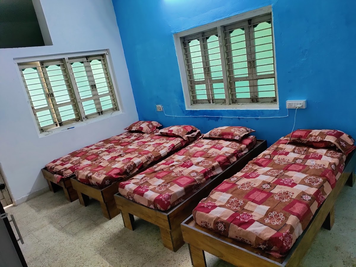 SHREE BHAGWATI BOYS PG & HOSTEL – Boys PG in Gandhinagar photo 1