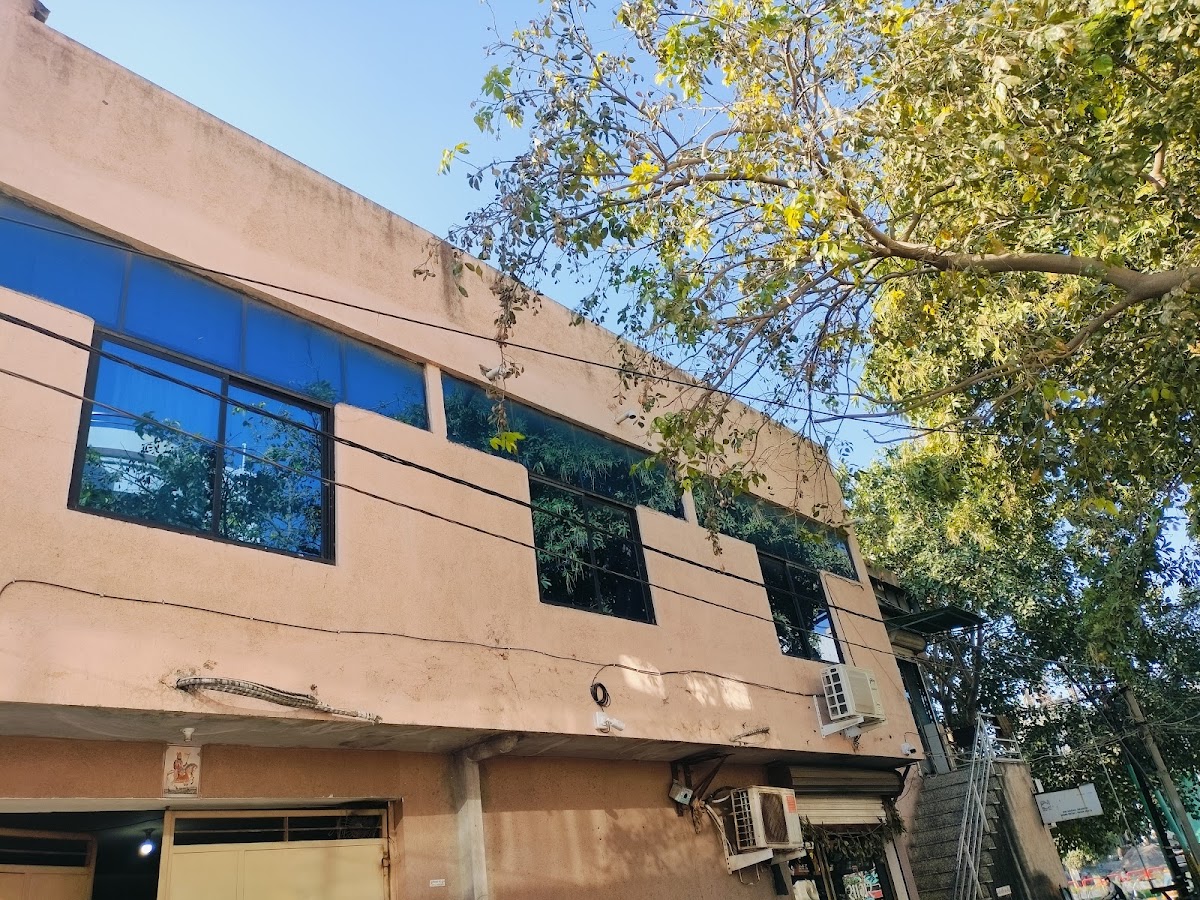 UV Boys Hostel – Boys PG in Rajkot photo 1