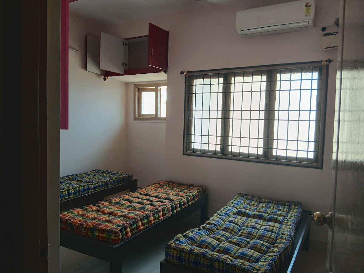 Shanthi Working Women's Hostel – Girls PG in Chennai preview photo 1