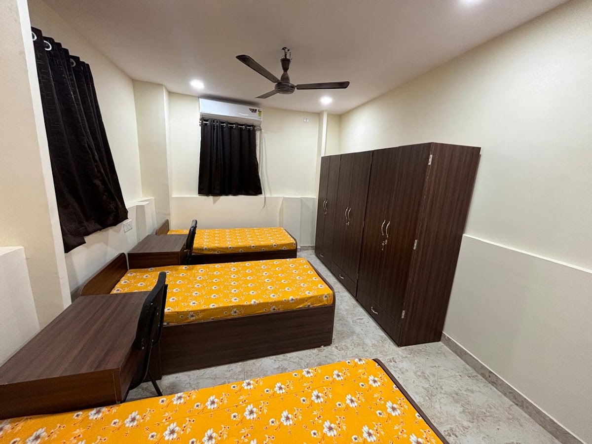 Koliving Ashu Biswas Road Boys PG preview 1