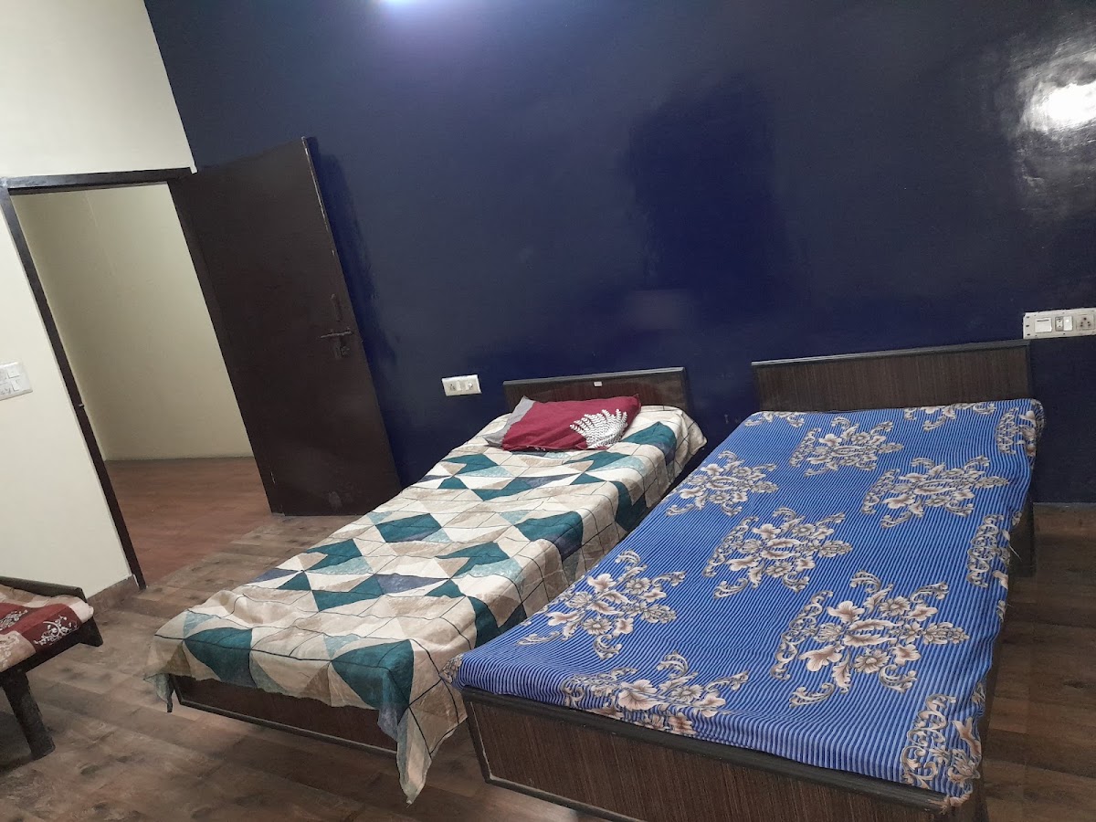 PG for boys and homemade food neat and spacious..RO water.24 hr water supply inverter facility preview 1