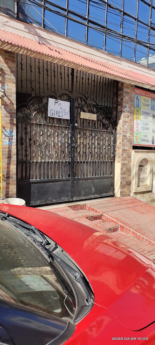 Dhamija Girls Hostel