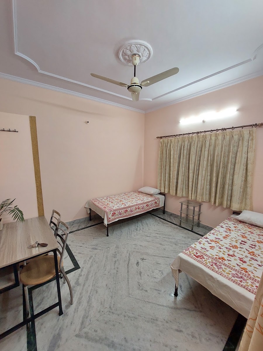 Bhatt Girls PG – Girls PG in Dehradun preview photo 1