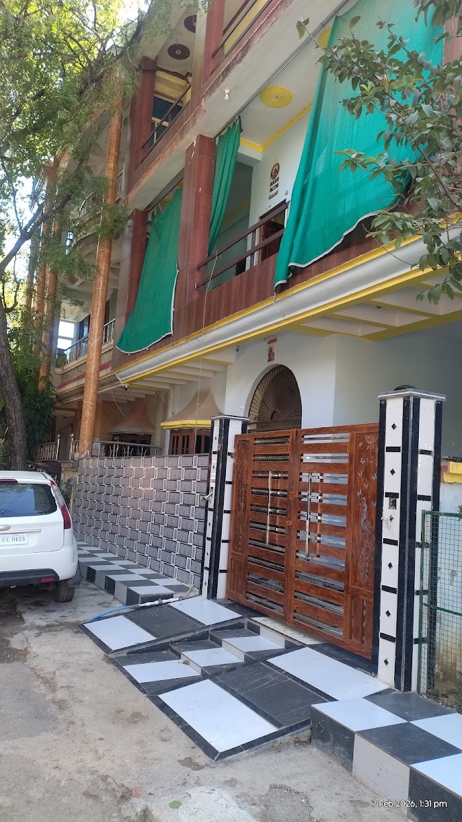 Radhika girls pg – Girls PG in Gwalior photo 1