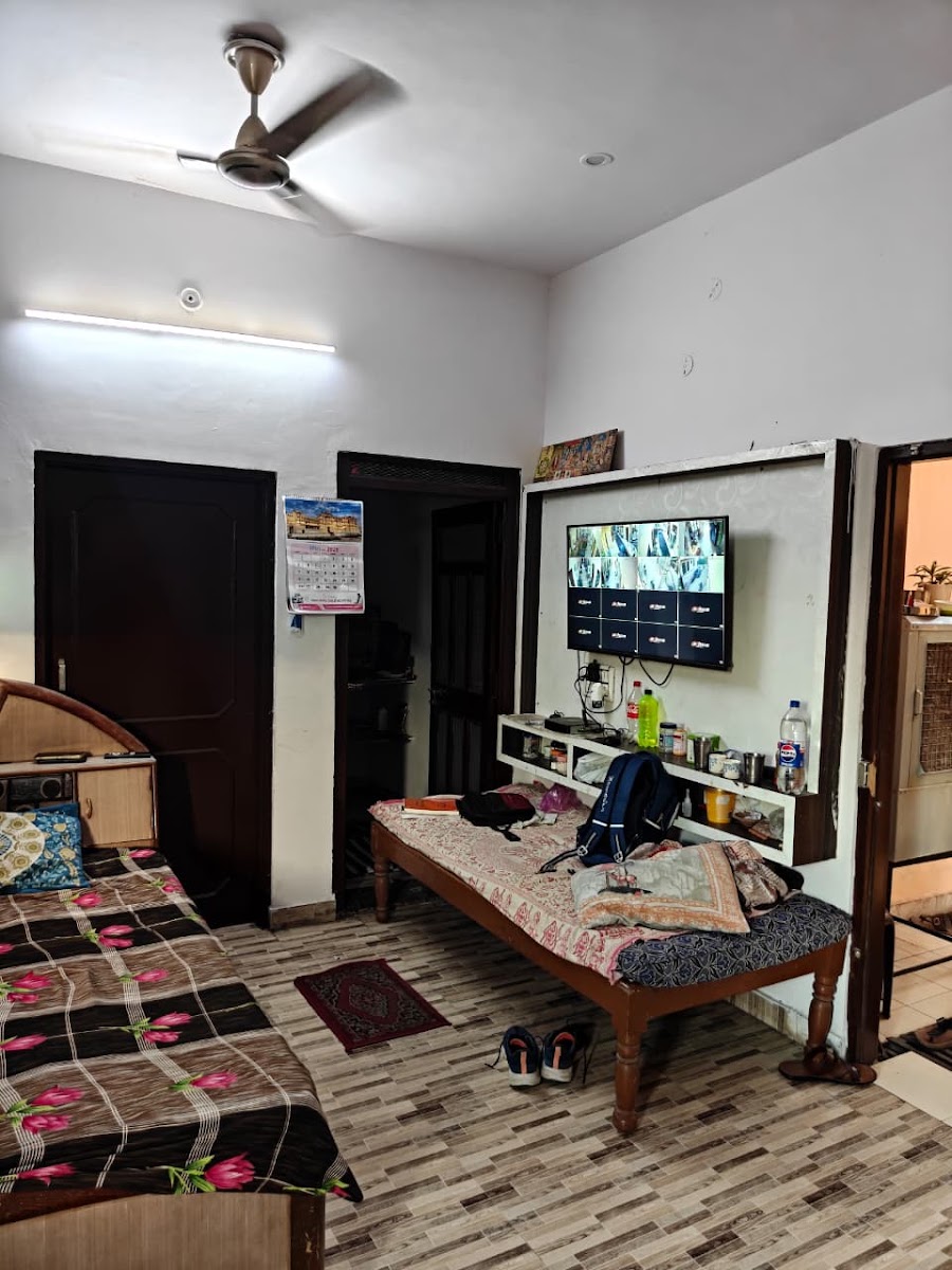 SHRI LAXMI VILLA GIRLS PG preview 2
