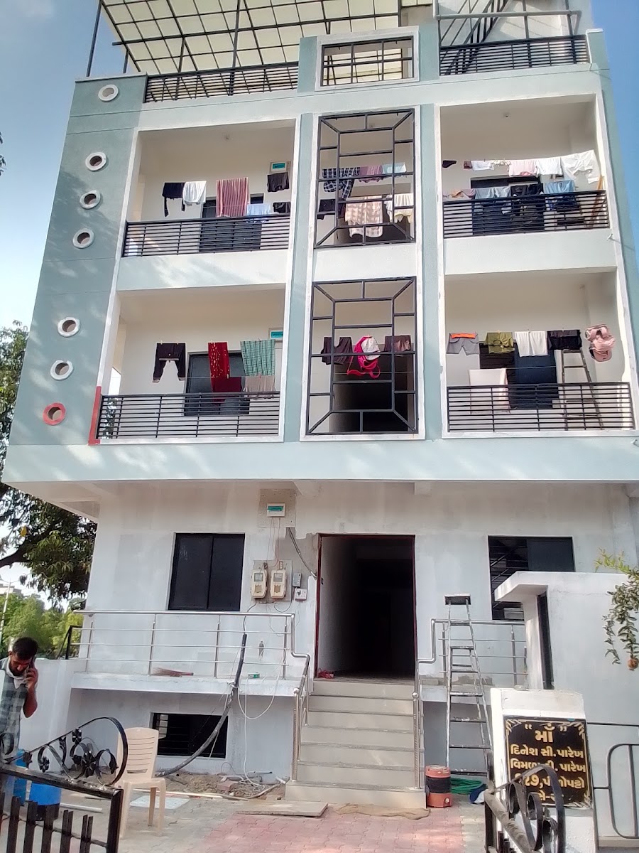 BK pramukh girls PG – Girls PG in Gandhinagar photo 1