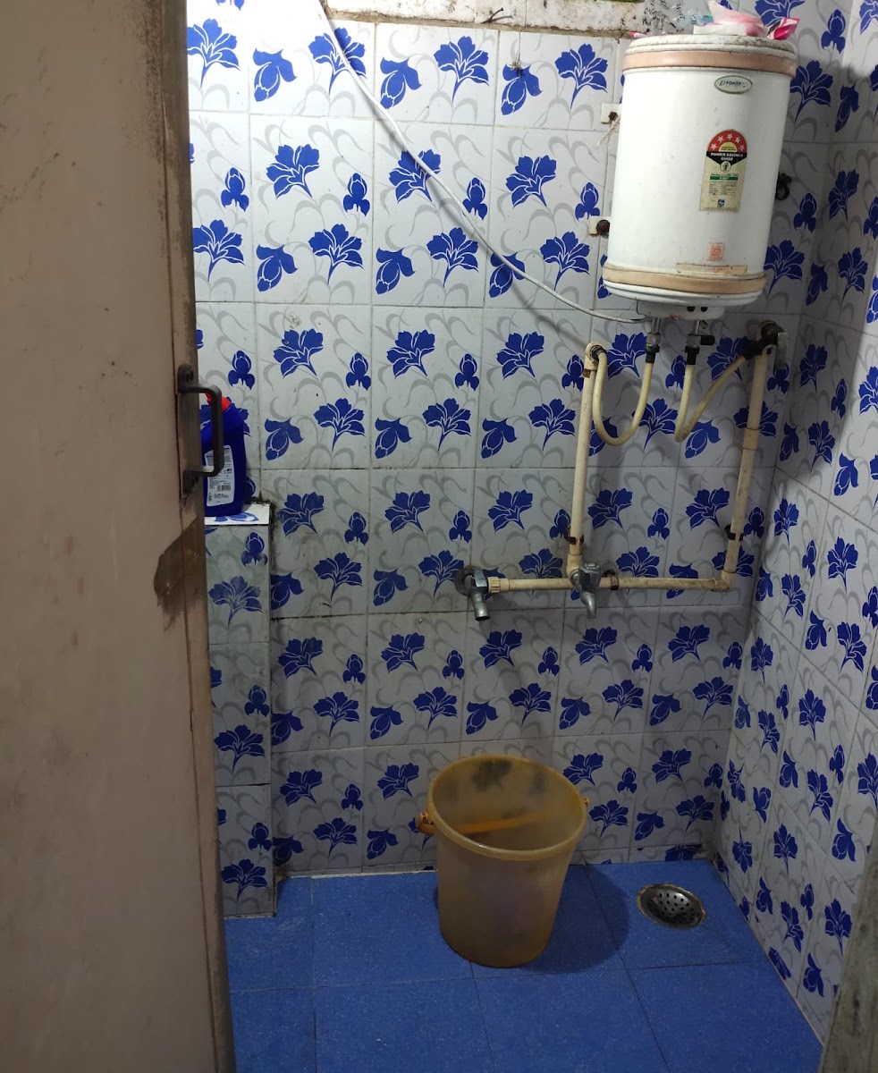 Royal Comfort mens pg Hostel Vadapalani 1 preview 2