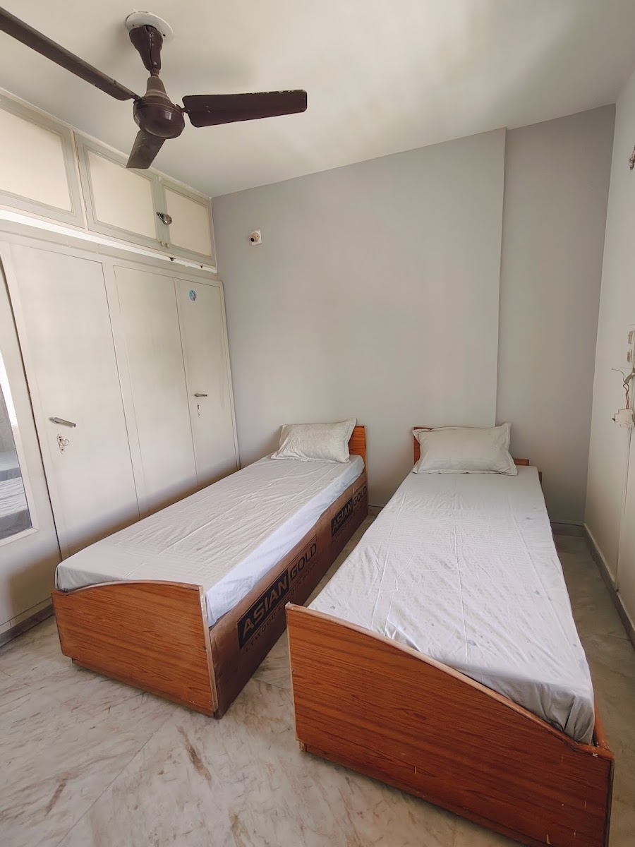 ADLiving | Boys PG | CG Road Navrangpura preview 2