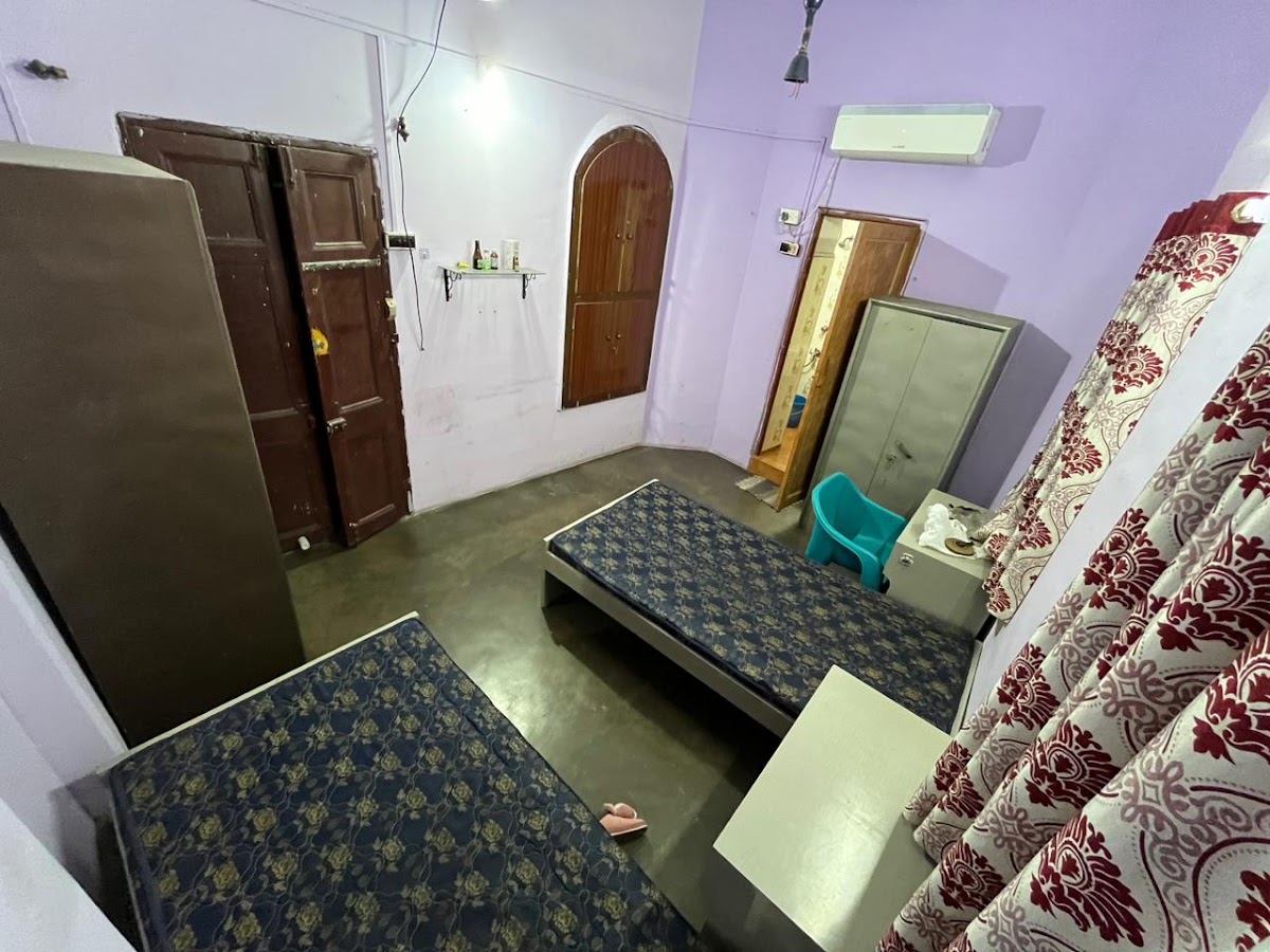 The Nest(Best Female Paying Guest in Park Circus) – Girls PG in Kolkata preview photo 2