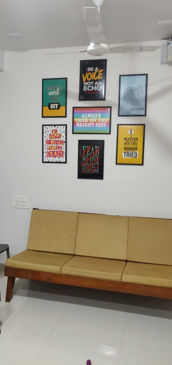 SOHO Living Girls Hostel preview 2
