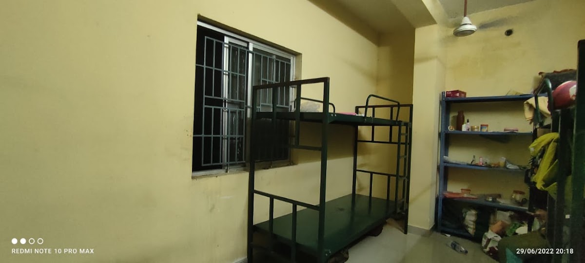SRI LAKSHMI WOMENS HOSTEL – Girls PG in Tiruchirappalli preview photo 1