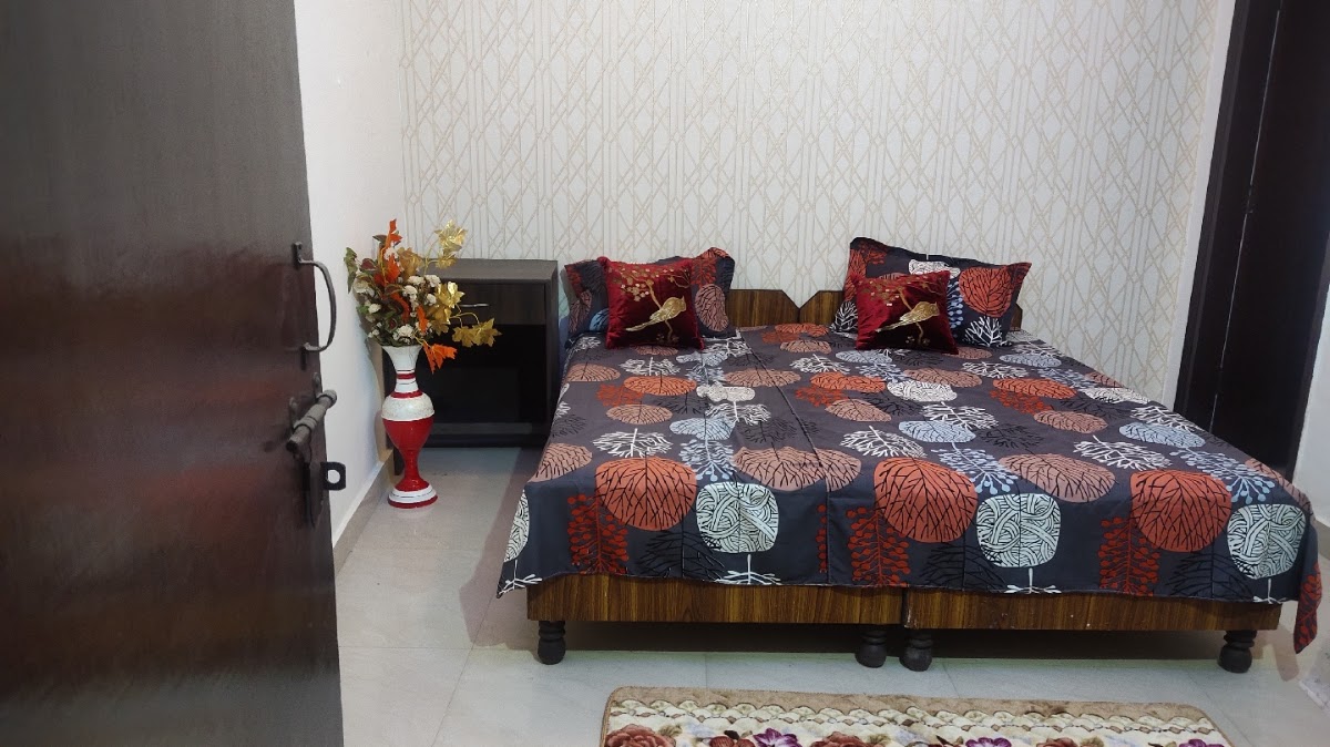Comfort pg in Noida Boys Girls – Co-ed in Noida photo 1