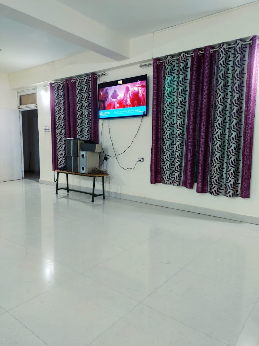 Narayani Girls Hostel And PG – Girls PG in Gwalior preview photo 2