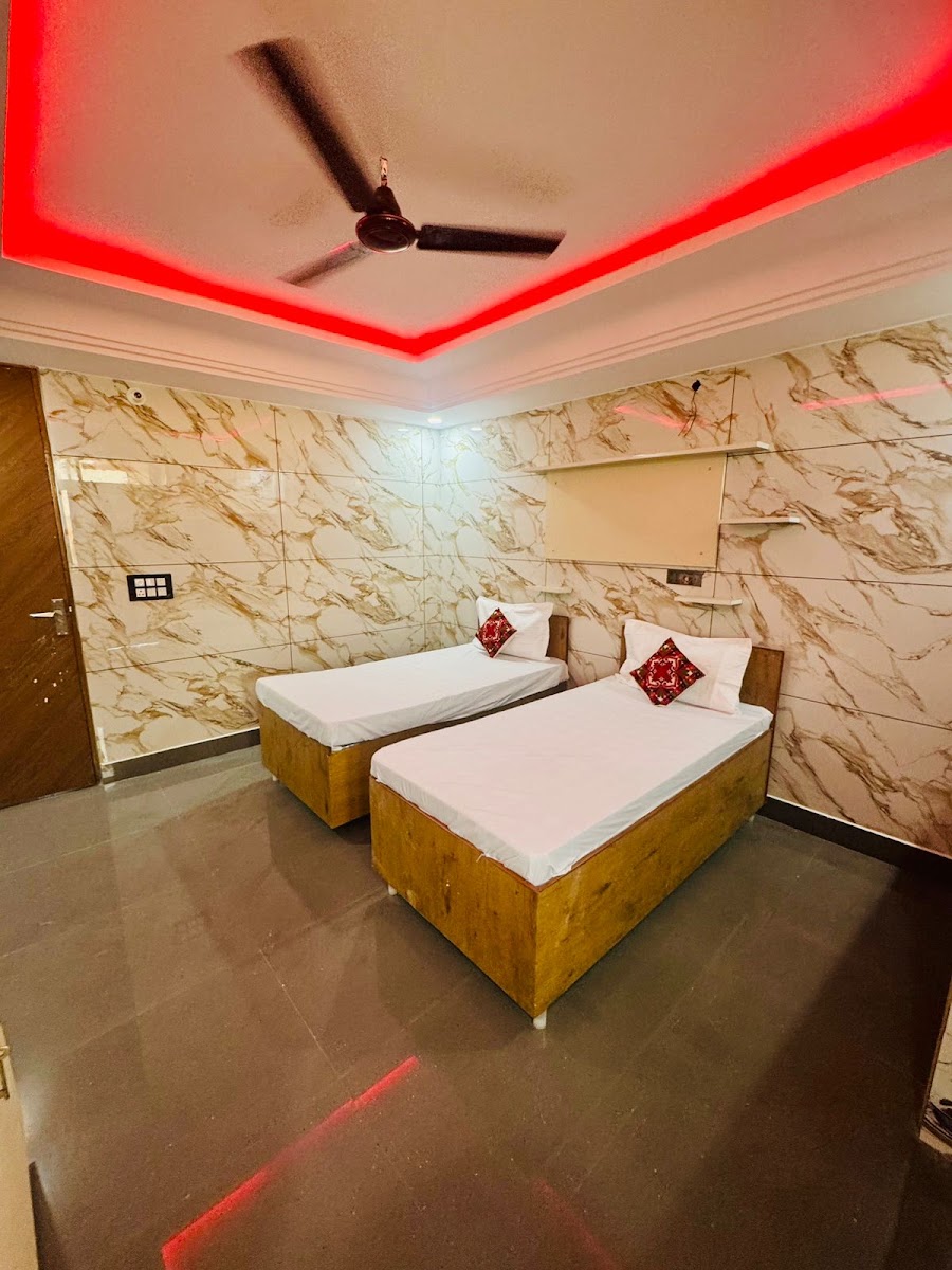 Sharma Ji Girls Hostel and Pg – Girls PG in Noida preview photo 2