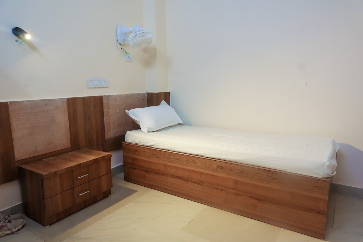 Ashiyana Girls Hostel – Girls PG in Bhopal preview photo 1