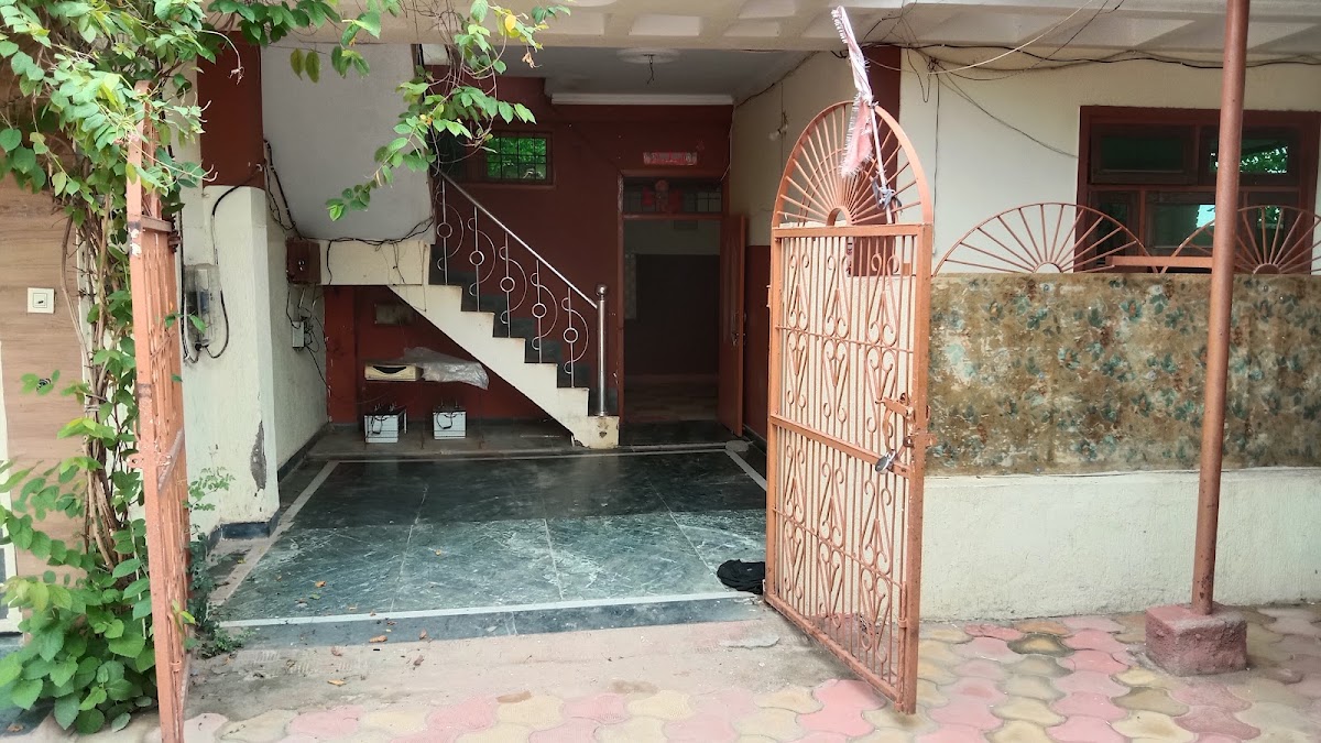 Shri Banke Bihari PG Boys Hostel