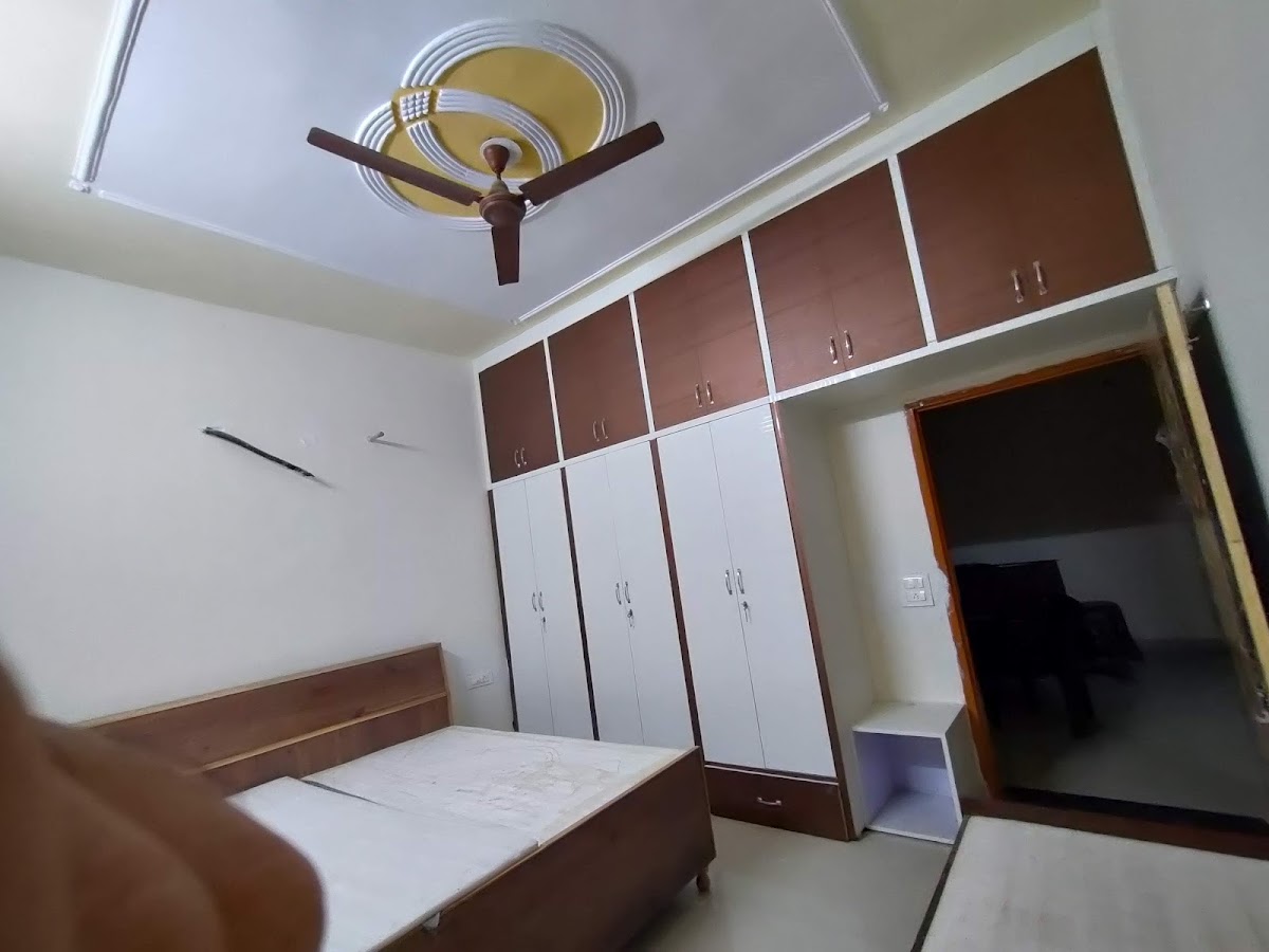 Fully Furnished PG with AC for Boy's - Padha Niwas preview 1