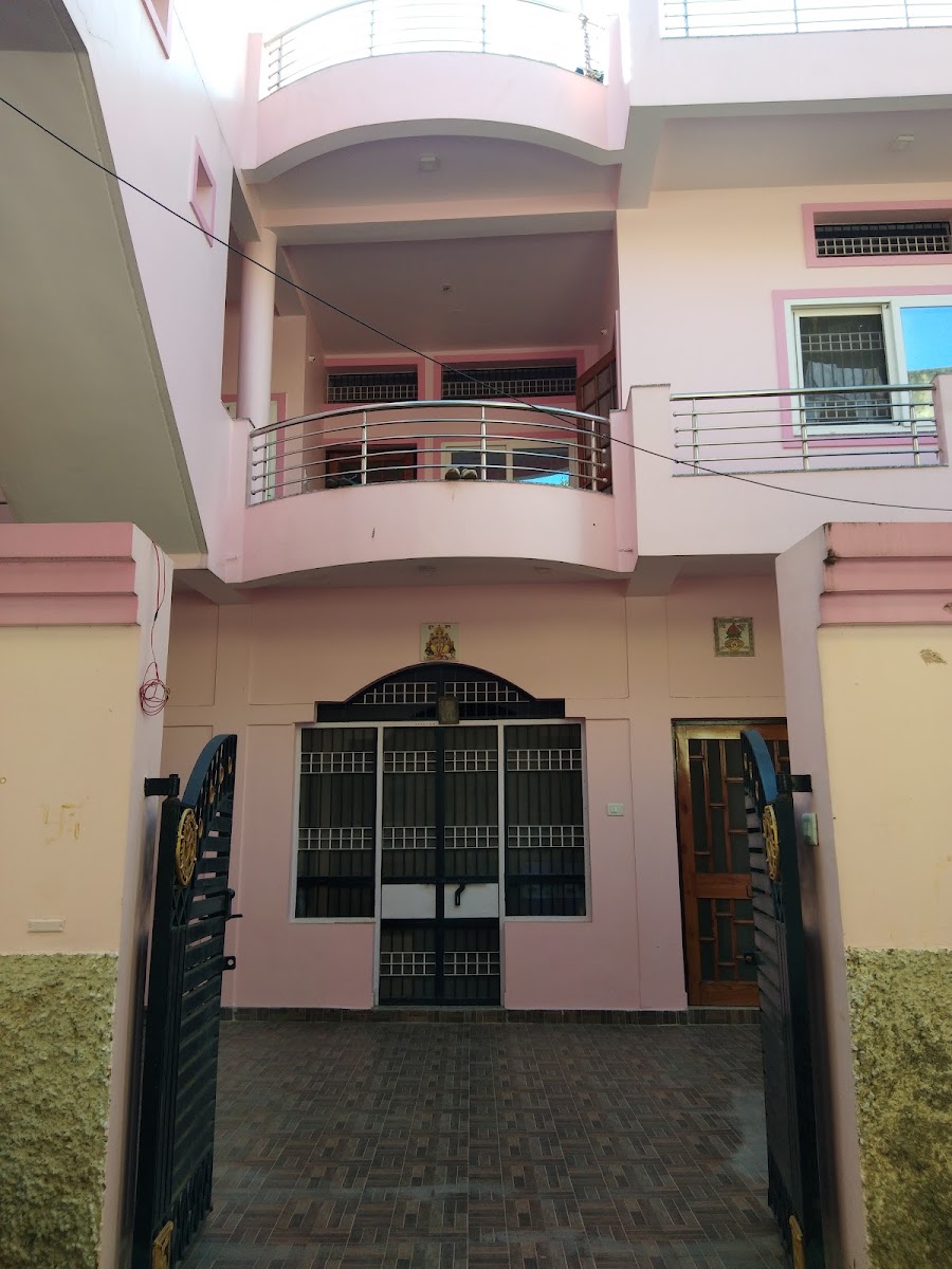 Roop Villa PG for Boys