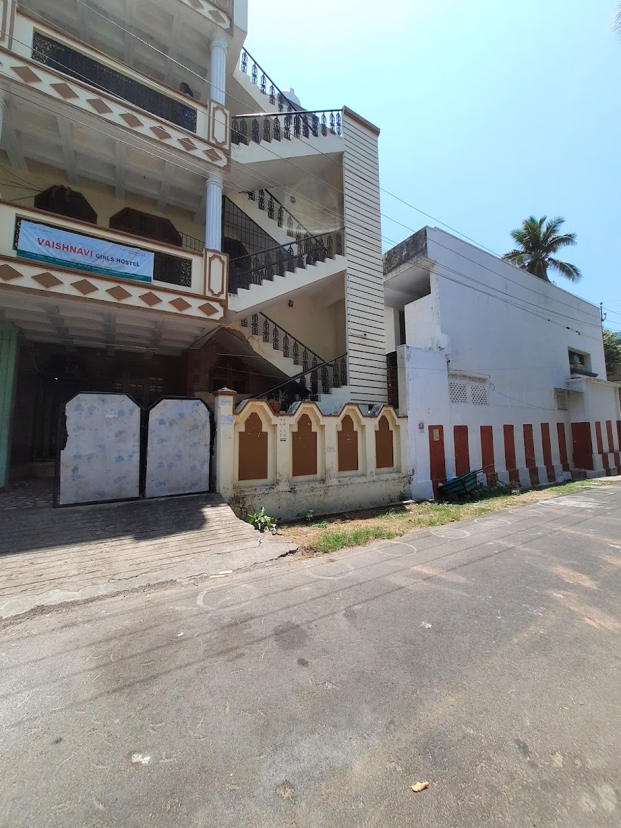 Vaishnavi Ladies Hostel – Girls PG in Visakhapatnam preview photo 2