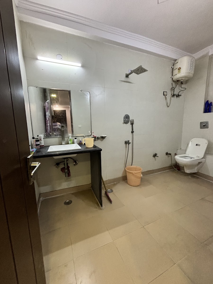 The grand hostel girls pg New Delhi preview 2