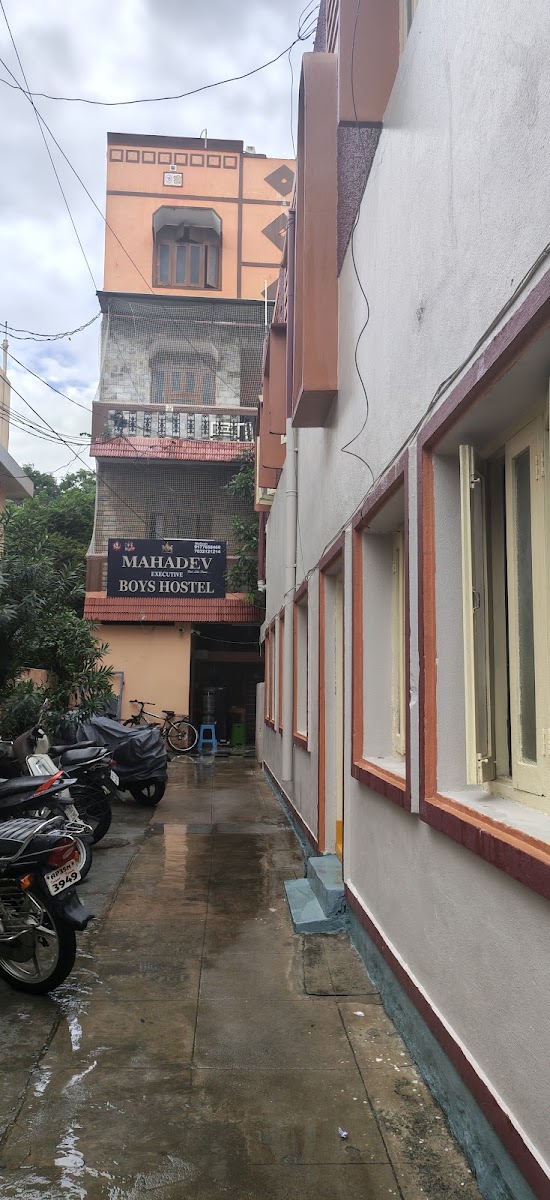 Mahadev Executive Boy's Hostel preview 1