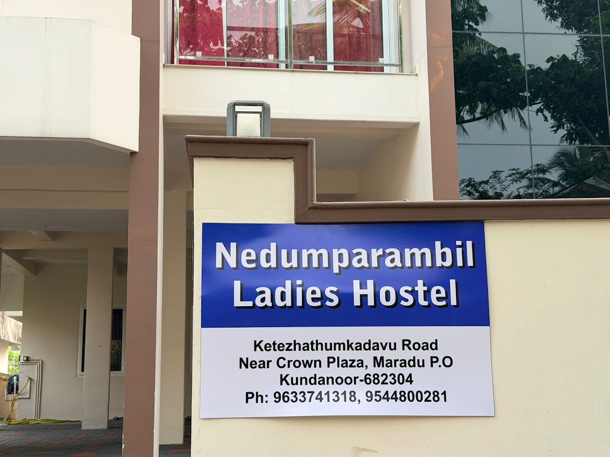 Nedumparambil Ladies Hostel – Girls PG in Kochi photo 1