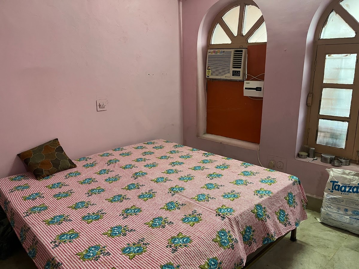 Saras Girls Hostel- Best Girls Hostel in Patna – Girls PG in Patna preview photo 1