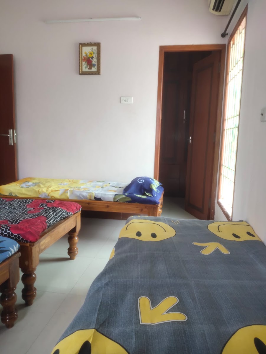 Royal Comfort Mens ELITE PG Accommodation preview 1
