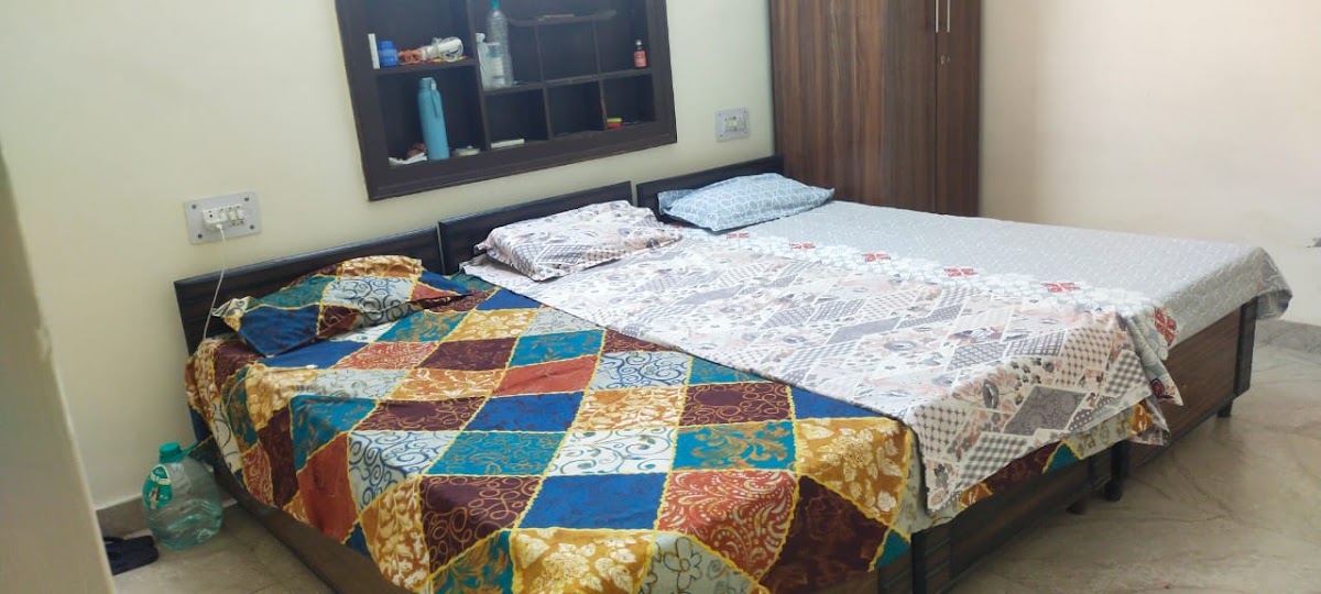 Sabharwal Girls PG & Home Stay preview 1