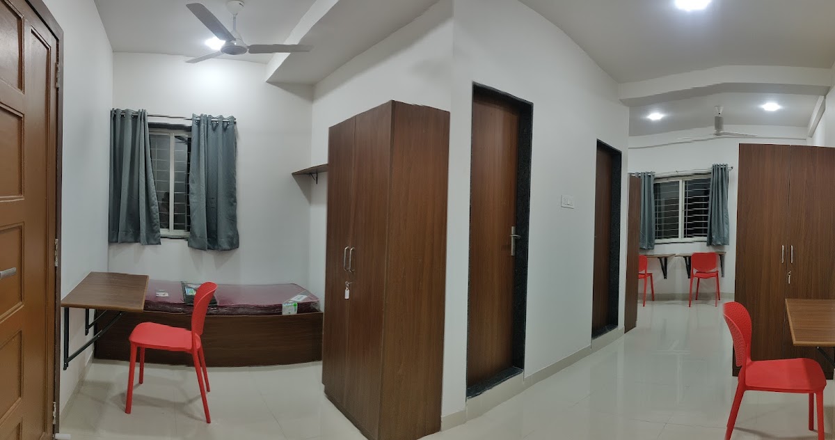 SOHO Living Girls Hostel preview 1