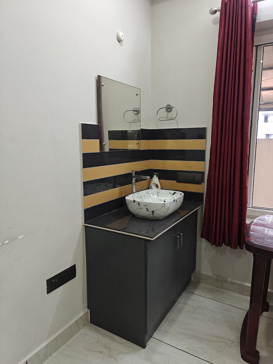 Nedumparambil Ladies Hostel – Girls PG in Kochi preview photo 2