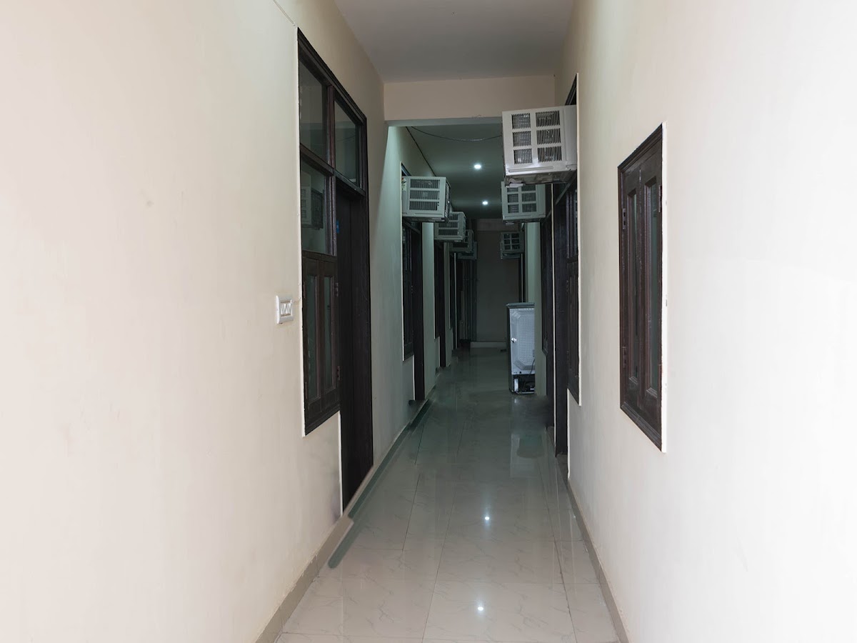 Zolo Medley - PG in Sector 38 Gurgaon preview 1