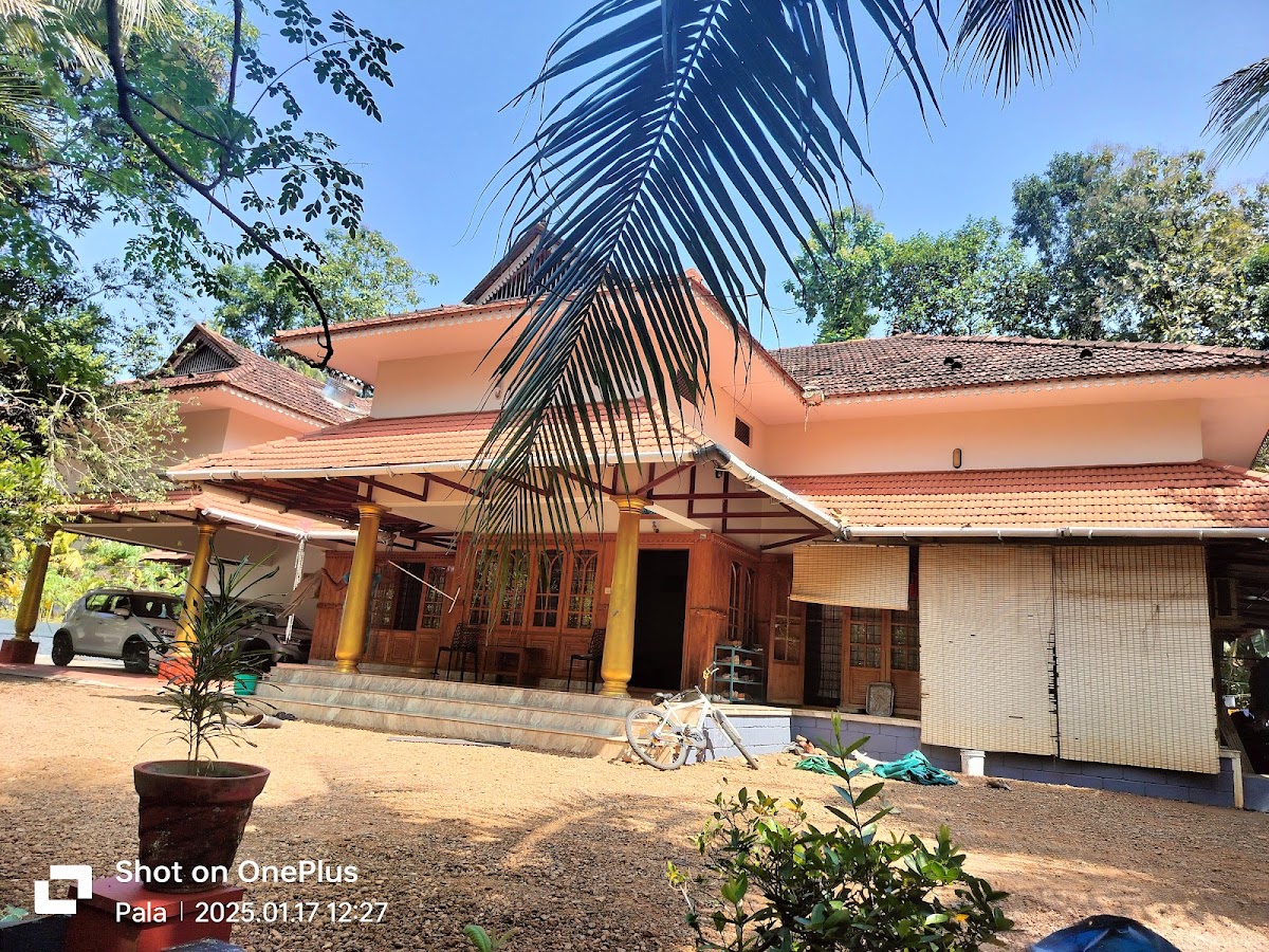 Moozhayil Ladies Hostel – Girls PG in kottayam photo 1