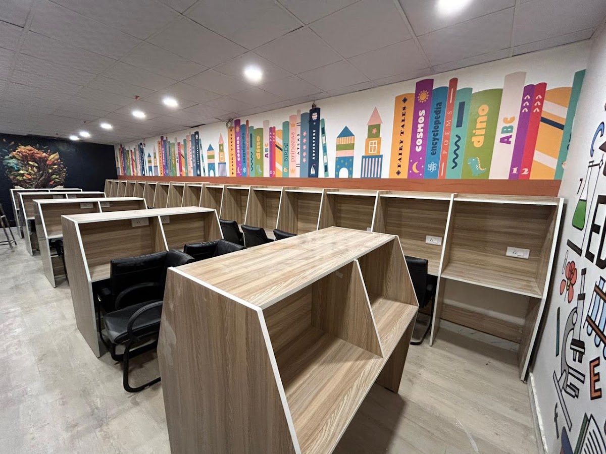 Sapphire Living Premium Girls Hostel – Girls PG in Kota preview photo 2